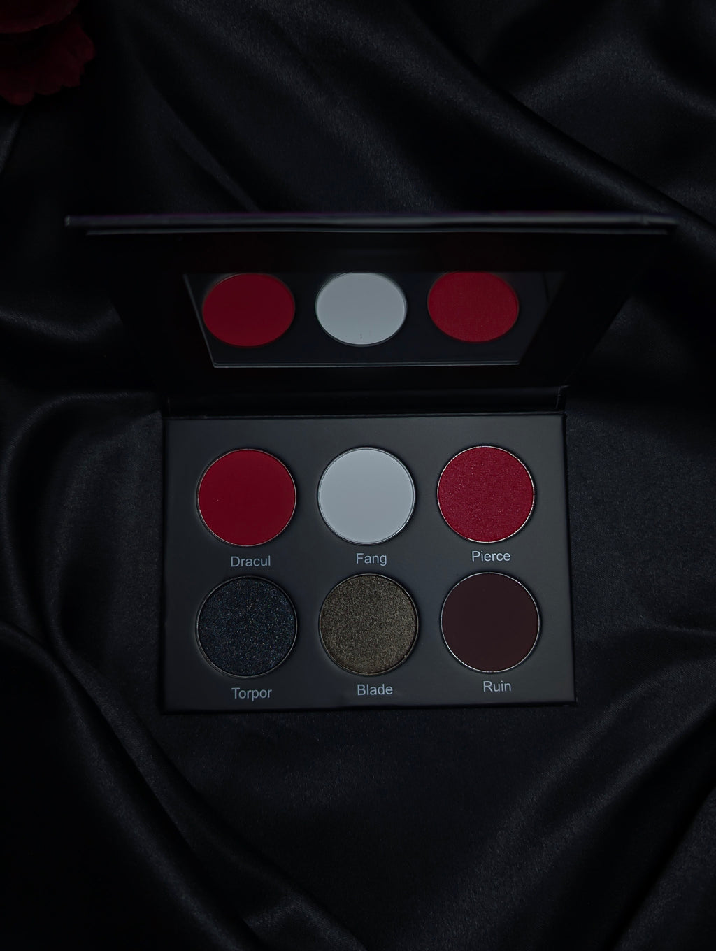 BLUESNO Immortal Life Eyeshadow Palette