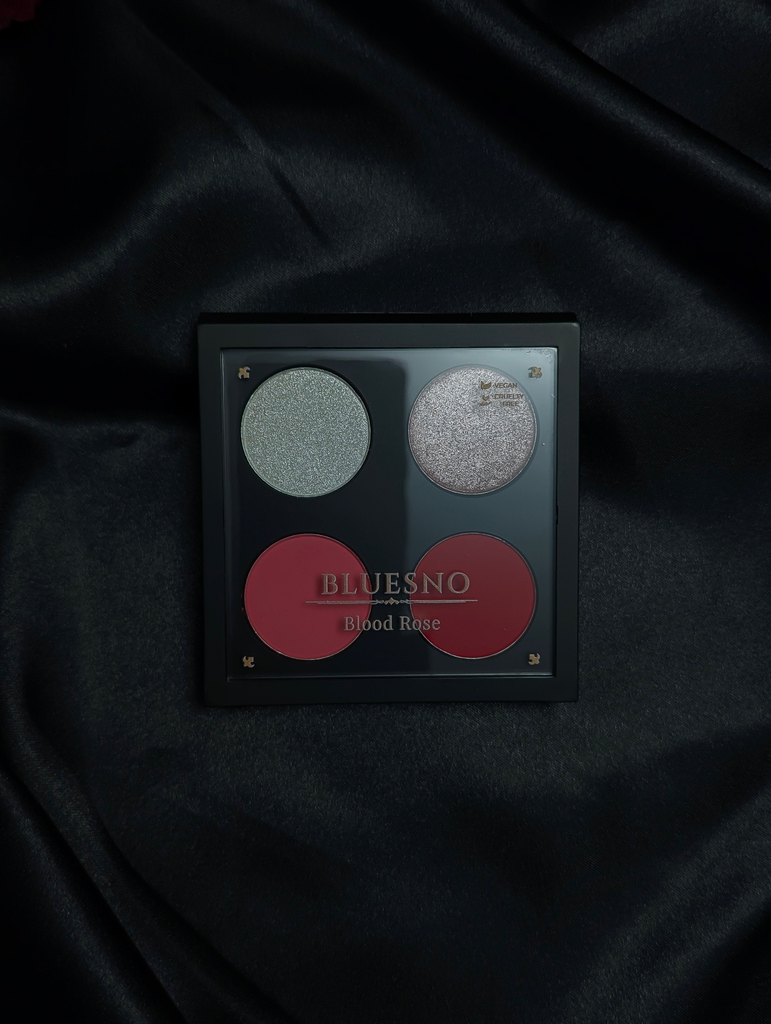 BLUESNO Blood Rose Eyeshadow Palette