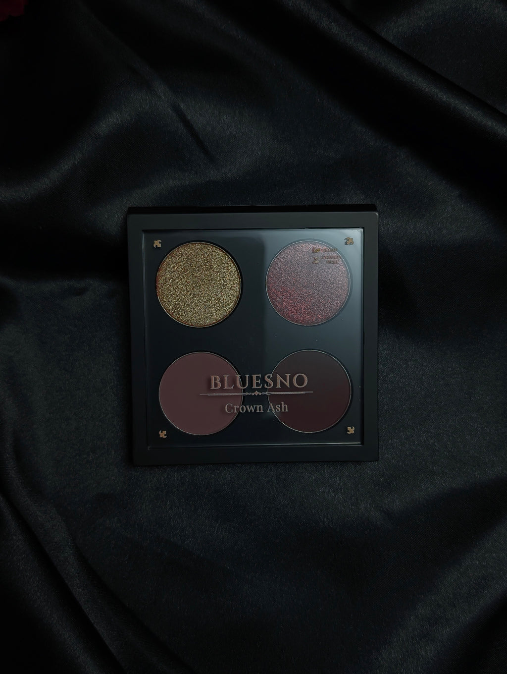 BLUESNO Crown Ash Eyeshadow Palette