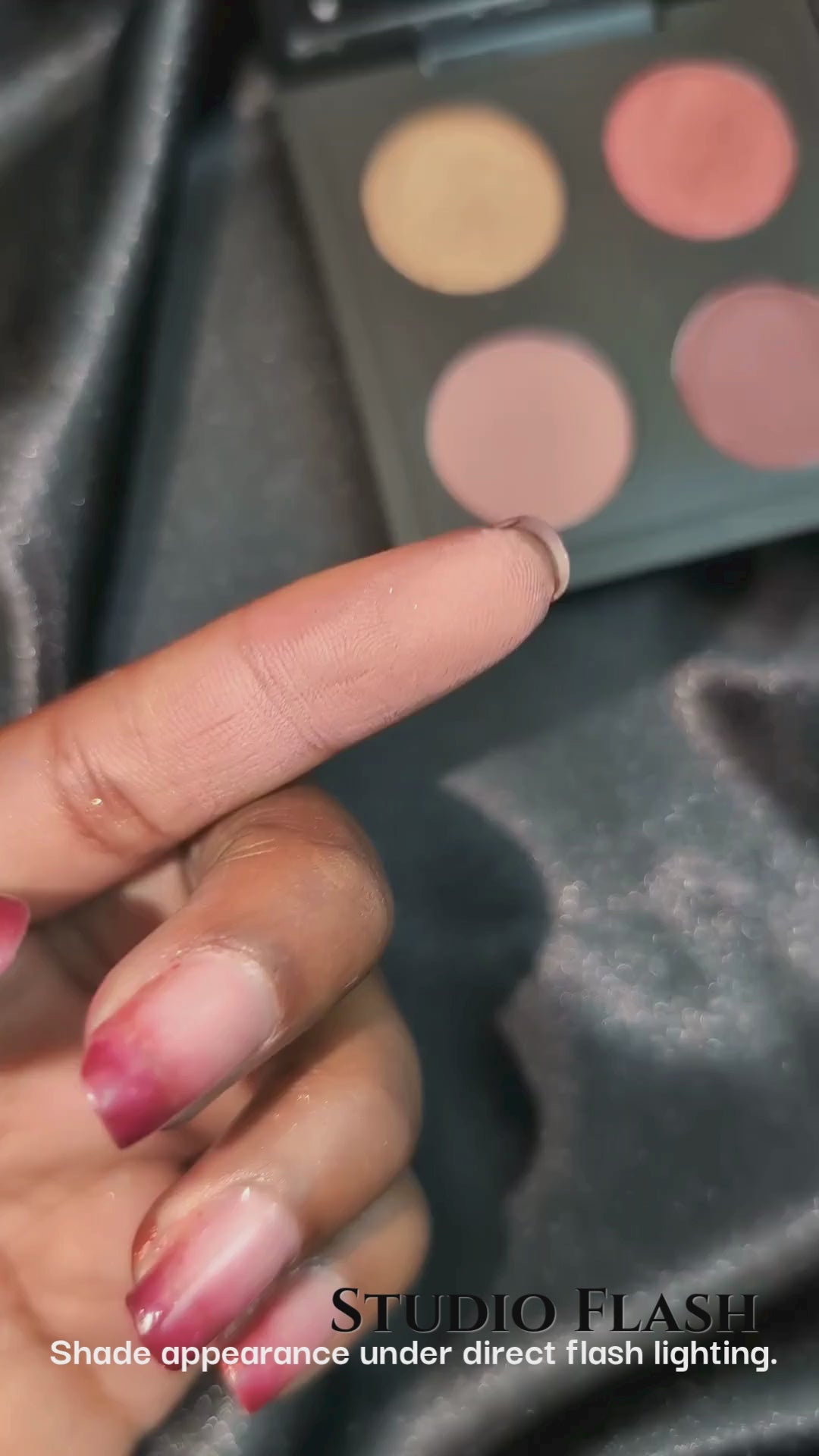 BLUESNO Crown Ash Eyeshadow Palette